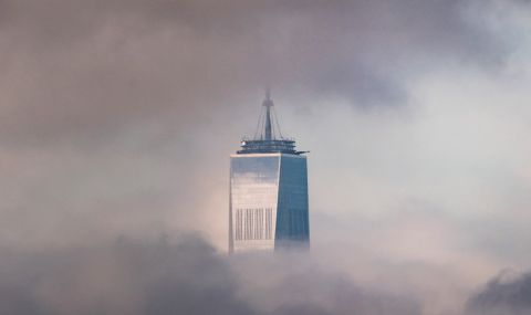 Мълния удари най-високата сграда в западното полукълбо (ВИДЕО) - 1