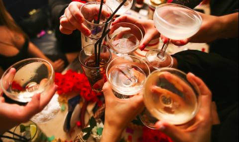 Има само 4 причини, които карат хората да пият алкохол - 1