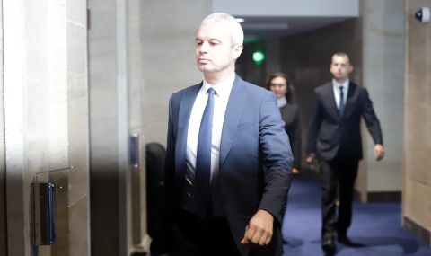 Лидерът на "Възраждане" Костадинов поиска ревизионните актове за невнесените от "Лукойл" данъци - 1