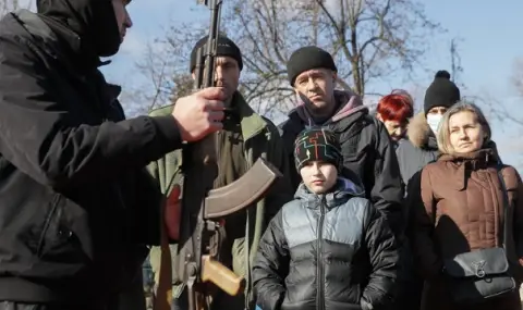 След призива на Володимир Зеленски - шест хиляди украинци годни за военна служба бягат от страната всеки ден