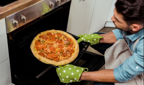 Рецепта на деня: Домашна дебела пица - 1