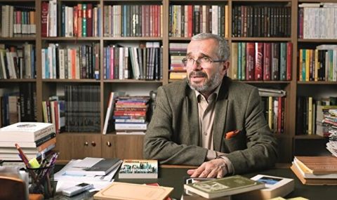 Турският писател Ахмет Кот пред ФАКТИ:  Призванието на културните дейци по света е опазването на мира, поддържане на баланса и добрият диалог - 1