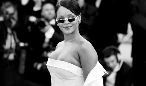 Само 2 месеца след раждането: Риана демонстрира секси бельо за Свети Валентин (СНИМКИ) - 1