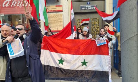 Сирийците в София с протест пред Дома на Европа срещу санкциите на САЩ и ЕС (ВИДЕО) - 1