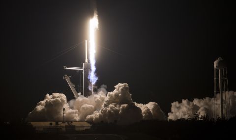 Към звездите! Огромен успех за SpaceX - 1