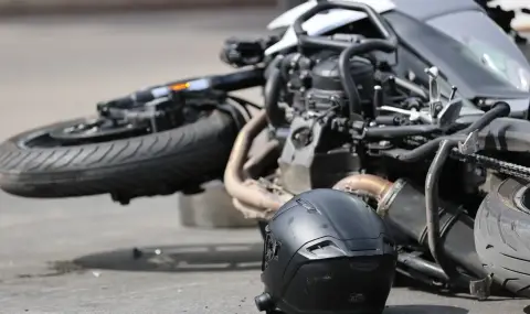 Моторист загина в катастрофа с микробус край Пещера