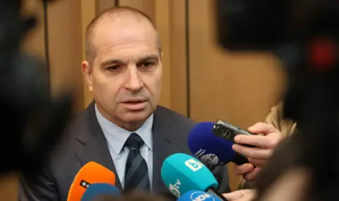 Караджов: България никога не е изживявала толкова тежка криза на липса на вагони и мотриси - 1