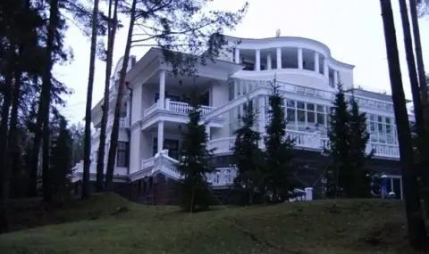 Stalin did not like the residence near Valdai, missile systems and elite commandos guard Putin's dacha today  - 1