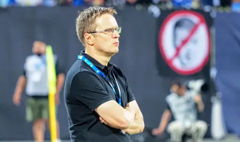 Треньорът на Сабах: Феновете помогнаха на Левски, абсурдно е да ме питате за бавене на време - 1