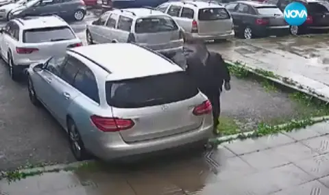 В столичния квартал "Люлин": Мъж бе заснет да пука наред гумите на автомобили на паркинг  - 1