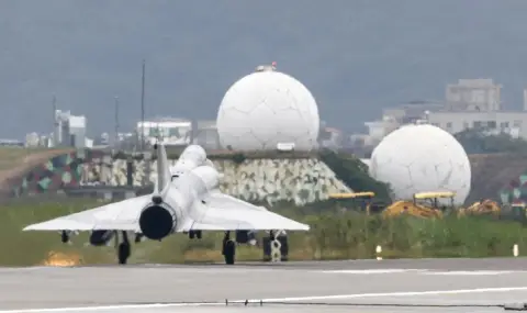 Washington to decide soon on new weapons for Taiwan  - 1