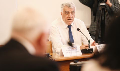 Румен Гечев: Безумие е да ходим на избори - още не са приети законите, гарантиращи спокойствието на българите - 1