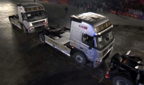 Нов световен рекорд за паркиране на камион - 1