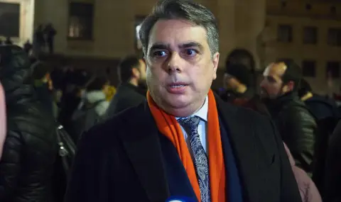 Assen Vassilev from the protest: I strongly hope that this budget that is detrimental to the country will be withdrawn and completely revised  - 1