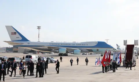 Самолетът на Доналд Тръмп кацна в Израел в момента на освобождаването на първите заложници - 1