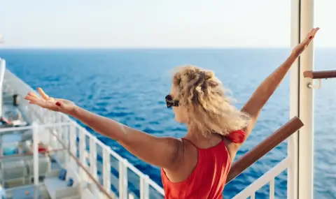 Сбогом на дълговете, здравей на свободата: Как една жена на 60 преоткри живота си в открито море - 1