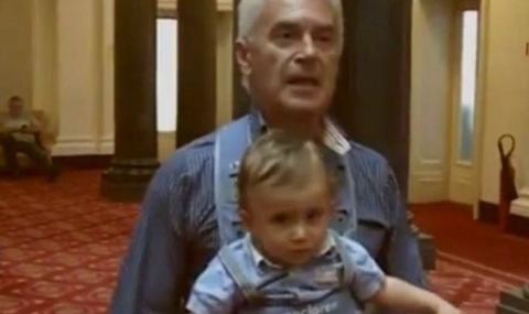 Сидеров разходи сина си в парламента - 1