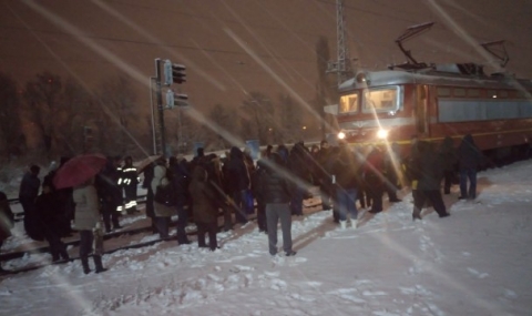 Пътници на бунт срещу БДЖ - 1