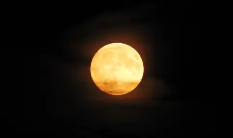 "Есетрова Луна"- какво ни носи последното лятно пълнолуние - 1