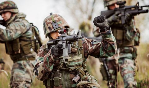 Хиляди войници тренират: за какво се готви НАТО в Източна Европа - 1