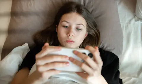 Сутрешният капан: Не грабвайте телефона веднага след събуждане - 1