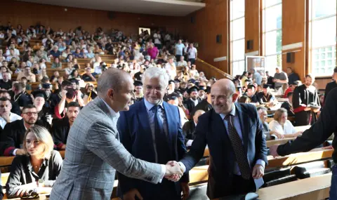 Вицепремиерът Караджов: Студентите сте тези, които градят утрешна България - 1