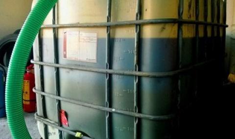 Митничари иззеха 15 тона контрабандна нафта - 1