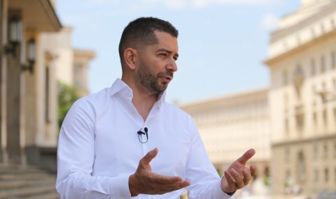 Слави Василев: Юмрукът ще е основна част от предизборната кампания на Радев - 1