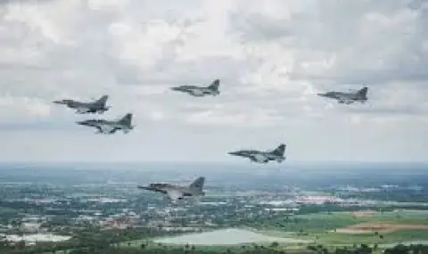 Тайландски изтребители F-16 атакуваха цели на 60 километра навътре в Камбоджа - 1