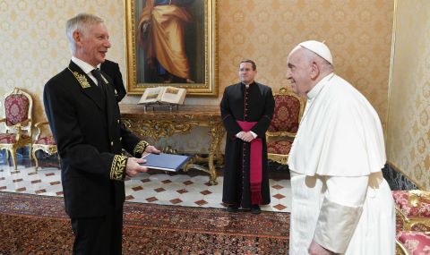 Папа Франциск се срещна с новия руски посланик - 1
