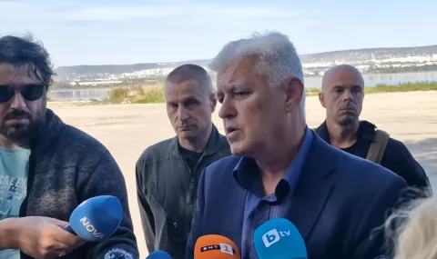 Командирът на ВМС: Не се знае дали „Ейбъл“ ще потъне ВИДЕО