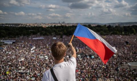 Какво кара стотици хиляди чехи да протестират - 1