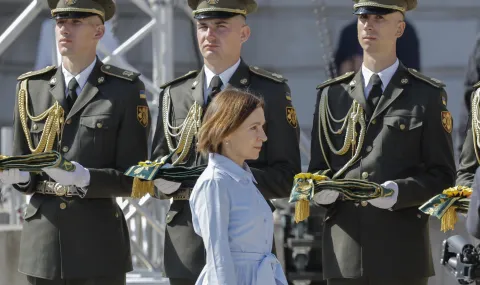 Молдова отбелязва 35 години независимост с военен парад в Кишинев - 1