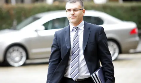 От Фискалния съвет се обявиха против увеличаването на разходите за отбрана - 1