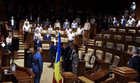 Скандал в Кишинев! Парламентът на Молдова прие декларация, осъждаща войната на Русия в Украйна - 1