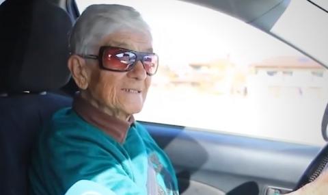 90-годишна от Добрич скрива всички шофьори в малкия си джоб (ВИДЕО) - 1
