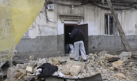 Един загинал и ранени след нощна атака с дронове над Одеса - 1