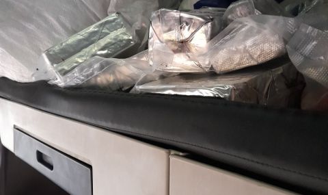 Над 13 кг хероин в шофьорската кабина на камион - 1