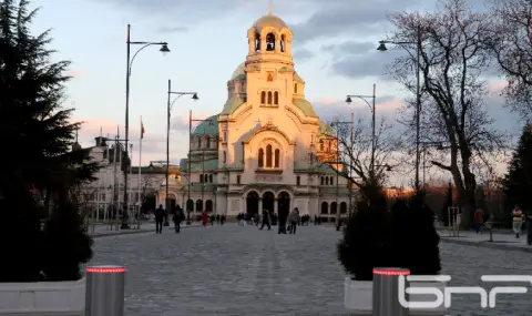 Светият синод е категорично против преименуването на площада пред храма "Св. Александър Невски" - 1