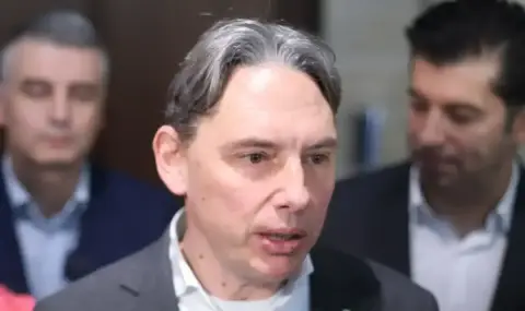 Васил Пандов: Няма преформатиране, правителството си остава на Пеевски - 1