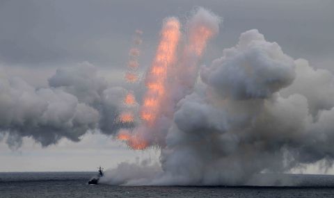 Русия изстреля крилати ракети по "вражески кораби" - 1