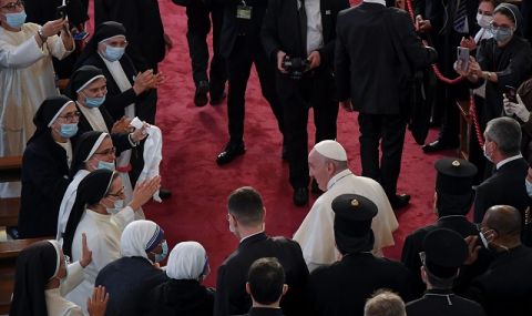 Историческо! Папа Франциск и аятолах Систани разговаряха в Ирак - 1