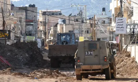 Israeli military kills two Hezbollah intelligence officers in southern Lebanon  - 1