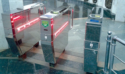 Затягат сигурността на системите за заплащане в метрото - 1