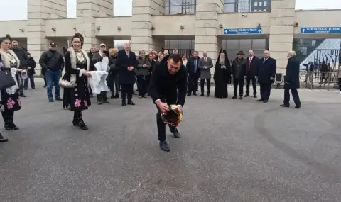 Над 420 фирми от 16 държави на тазгодишната АГРА (ВИДЕО) - 1