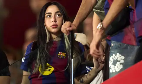 Звезда на Барселона и рап изпълнителка вече не се крият - 1