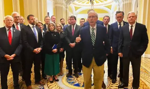 US Senate advances key Ukraine bill - 1