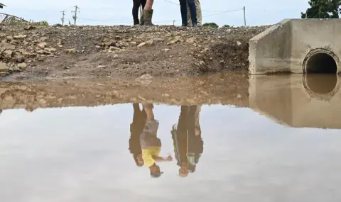 Девет загинаха в резултат на наводнения в централен Виетнам - 1