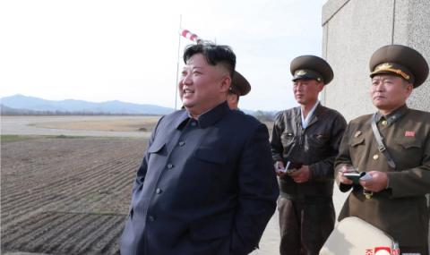 Ким Чен-ун проверява севернокорейските войски - 1