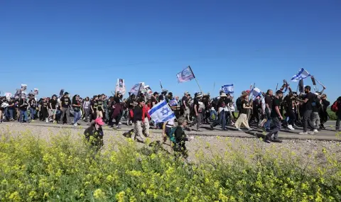 Пълен провал! Пълен провал! Хиляди израелци отново протестираха срещу управляващите заради войната и заложниците  - 1